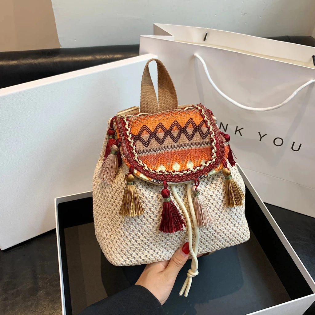 mini mochila boho com franjas
