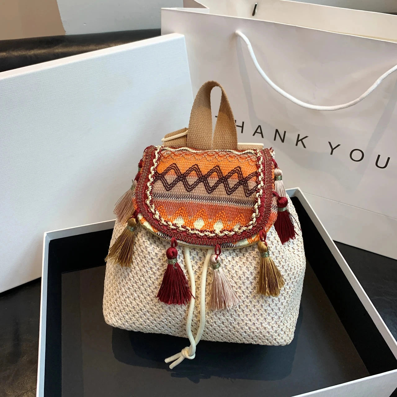 mini mochila boho com franjas pequena