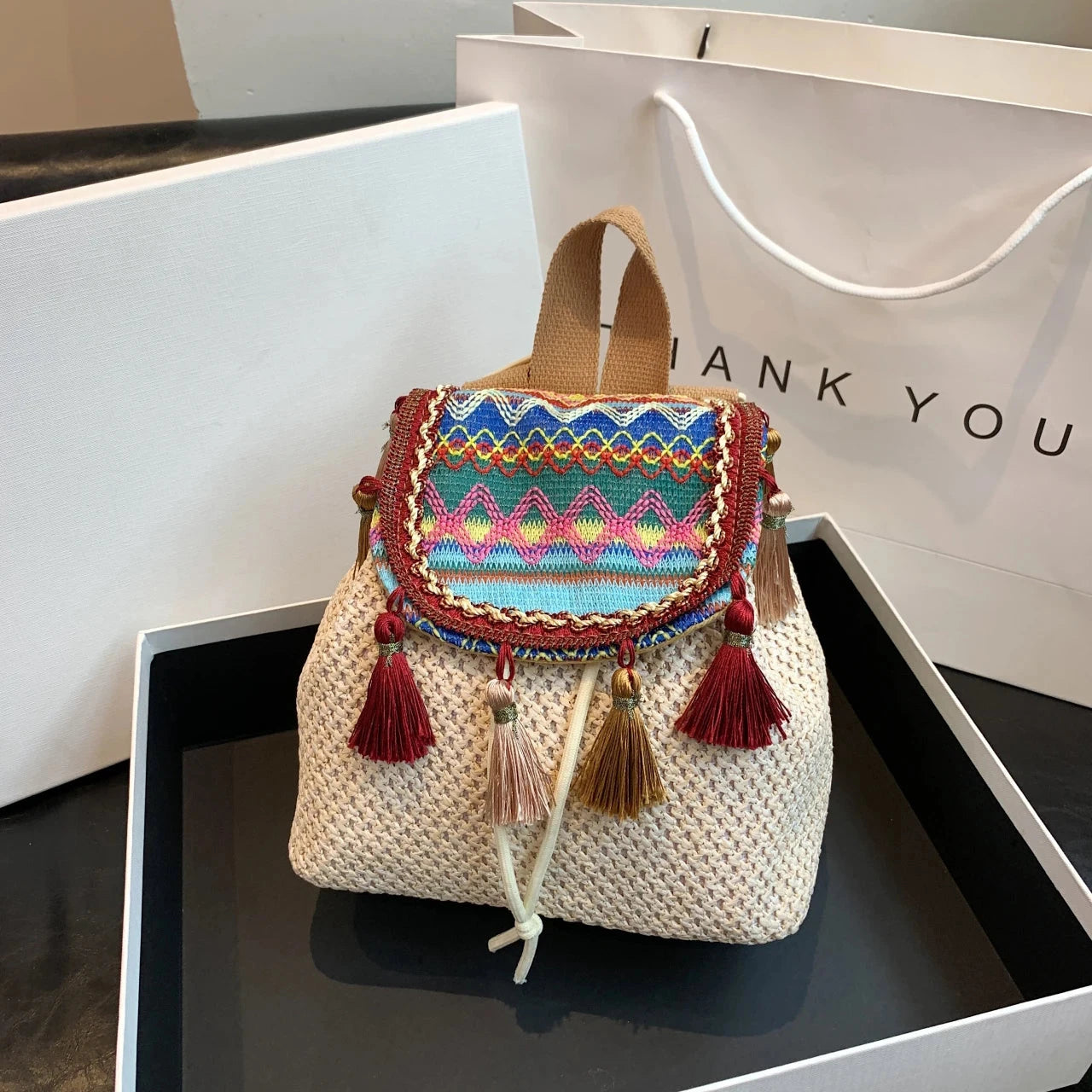 mini mochila com franjas boho feminina