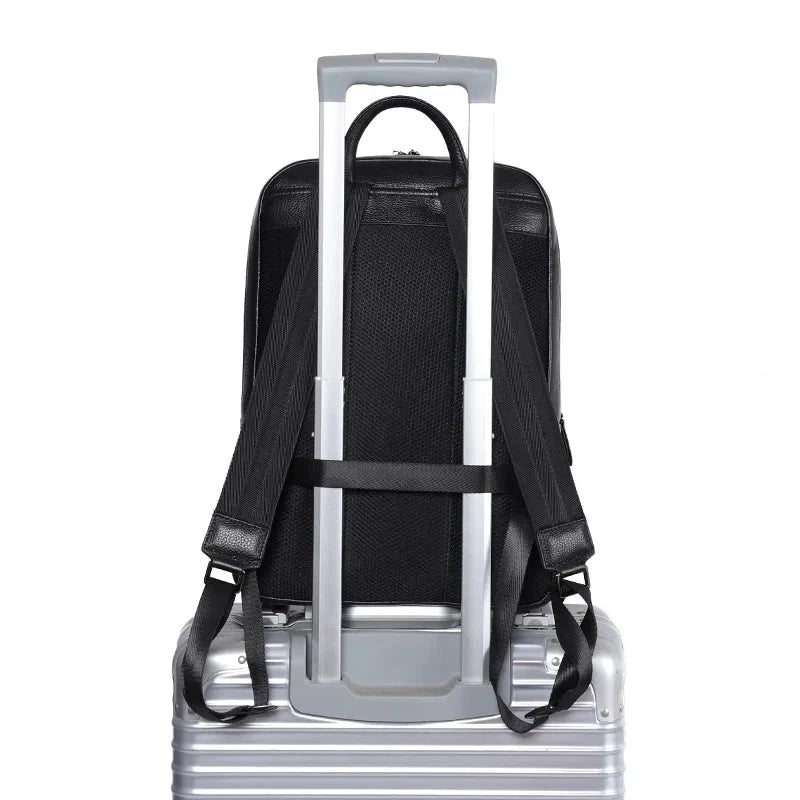 mochila preta de couro elegante