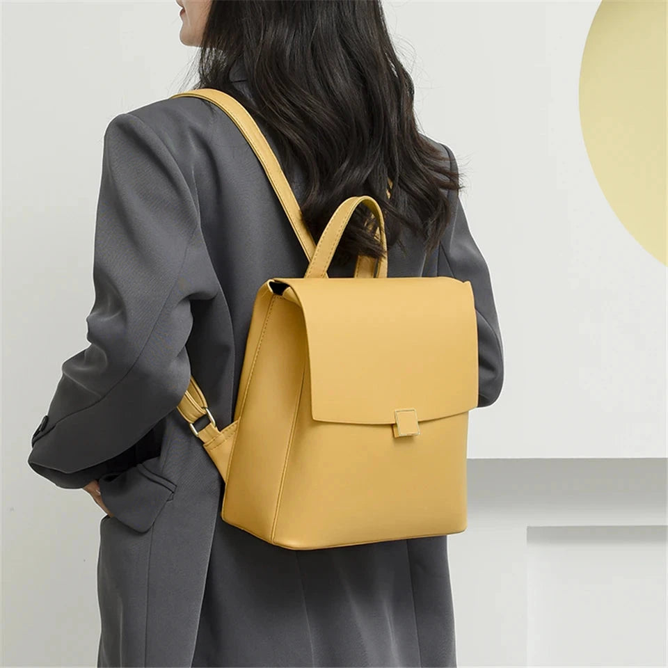 Mochila de Senhora Elegante com Aba Feminina