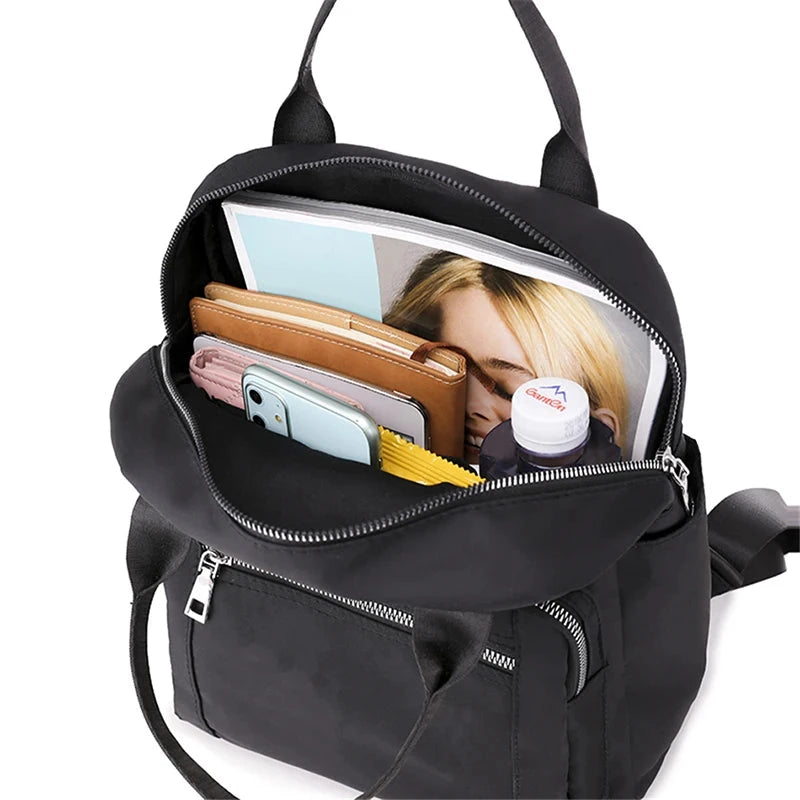 Mochila Feminina Estilosa com Zíperes Frontais