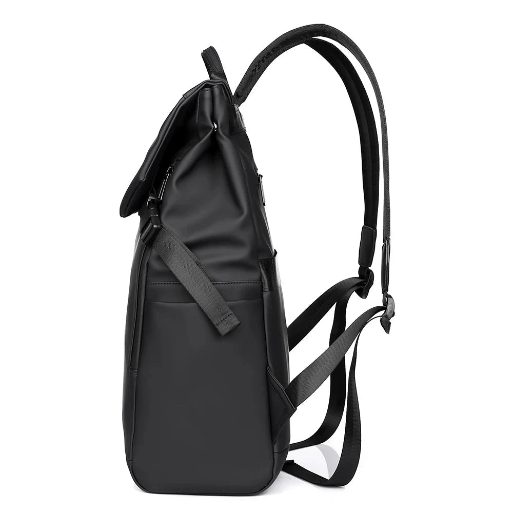 Mochila Impermeavel com Aba