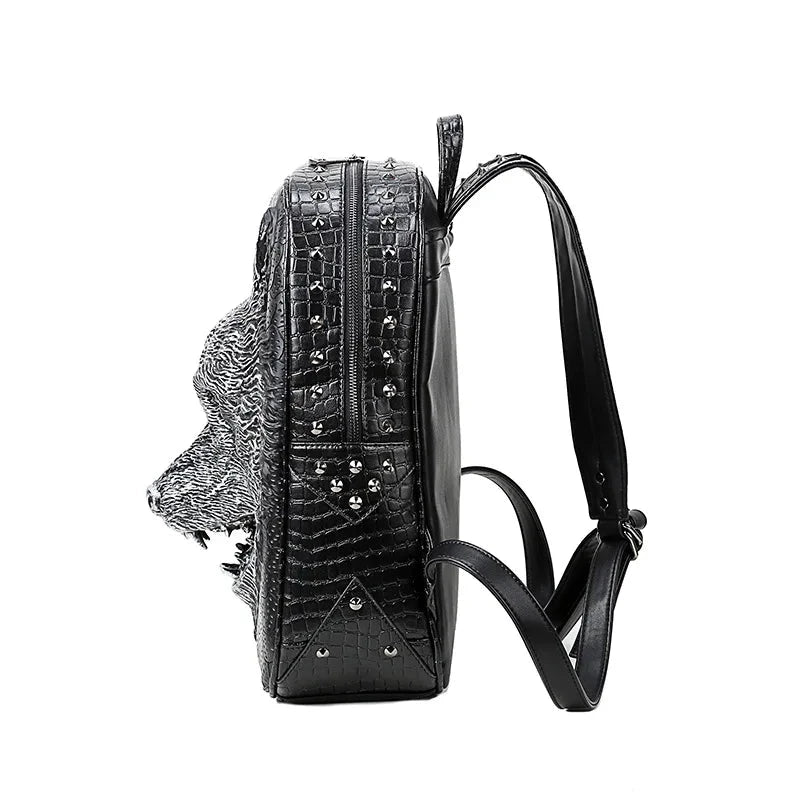 Mochila com Lobo com Tachas
