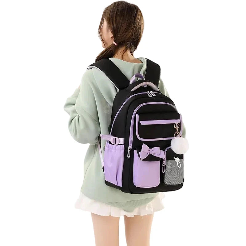 Mochila Menina com Laço e Pompom