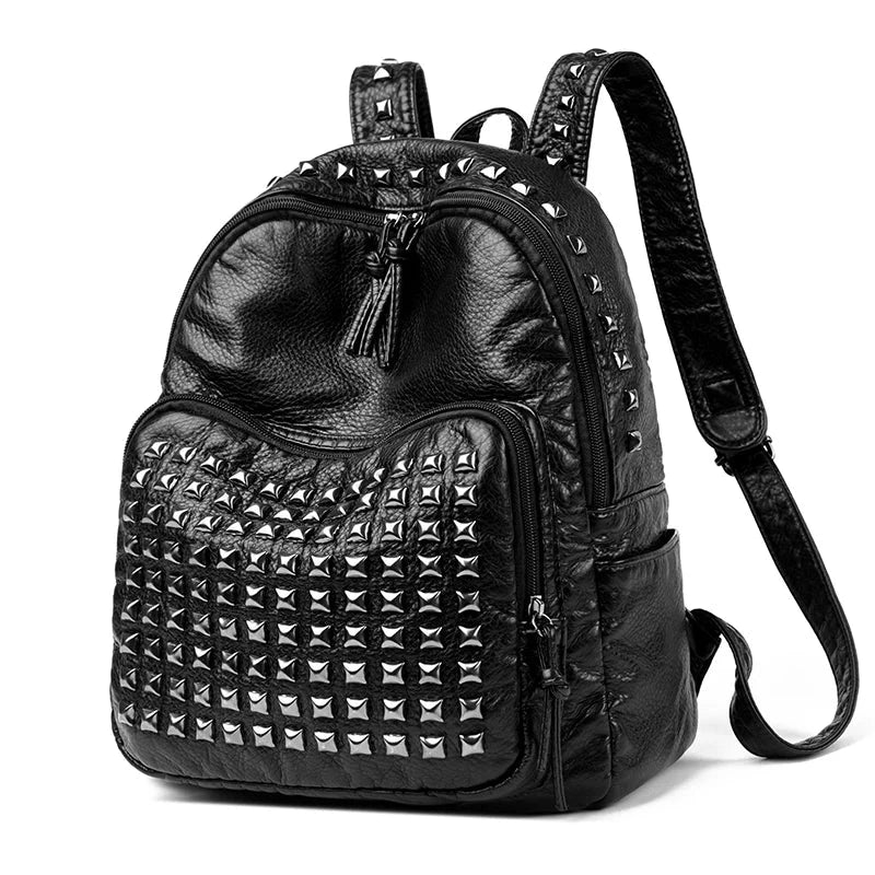 pequena mochilas com tachas feminina