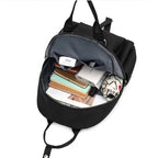 mochila feminina com pompom